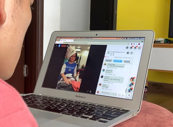 Bộ TT-TT đề xuất bổ sung các quy định để siết chặt quản lý hoạt động livestream (phát trực tiếp) trên các trang mạng xã hội.