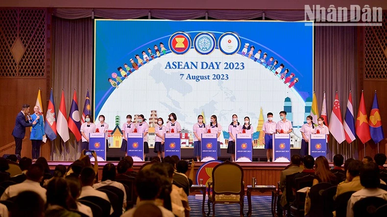 Cuộc thi tìm hiểu về ASEAN thu hút đông đảo các học sinh thủ đô Bangkok, Thái Lan.