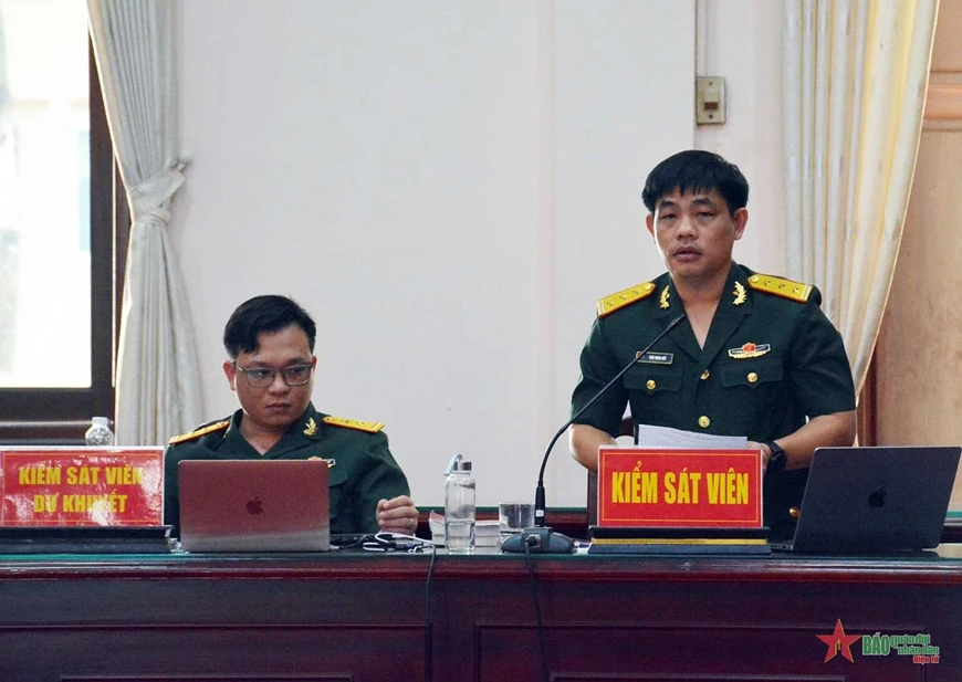 Đại diện Viện Kiểm sát Quân sự Quân khu 7 trình bày luận tội.