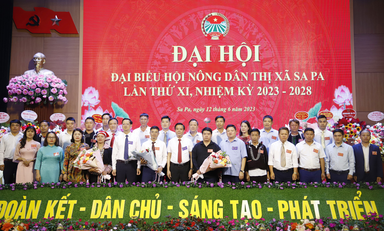 Ban Chấp hành khóa mới ra mắt Đại hội. _MG_9215.JPG
