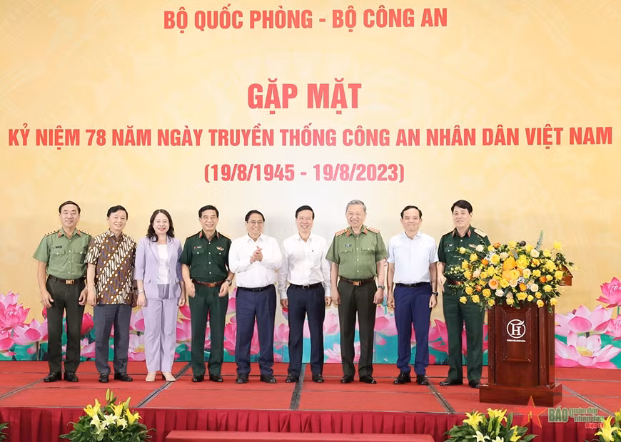 Lãnh đạo Đảng, Nhà nước, Bộ Quốc phòng, Bộ Công an tại buổi gặp mặt.