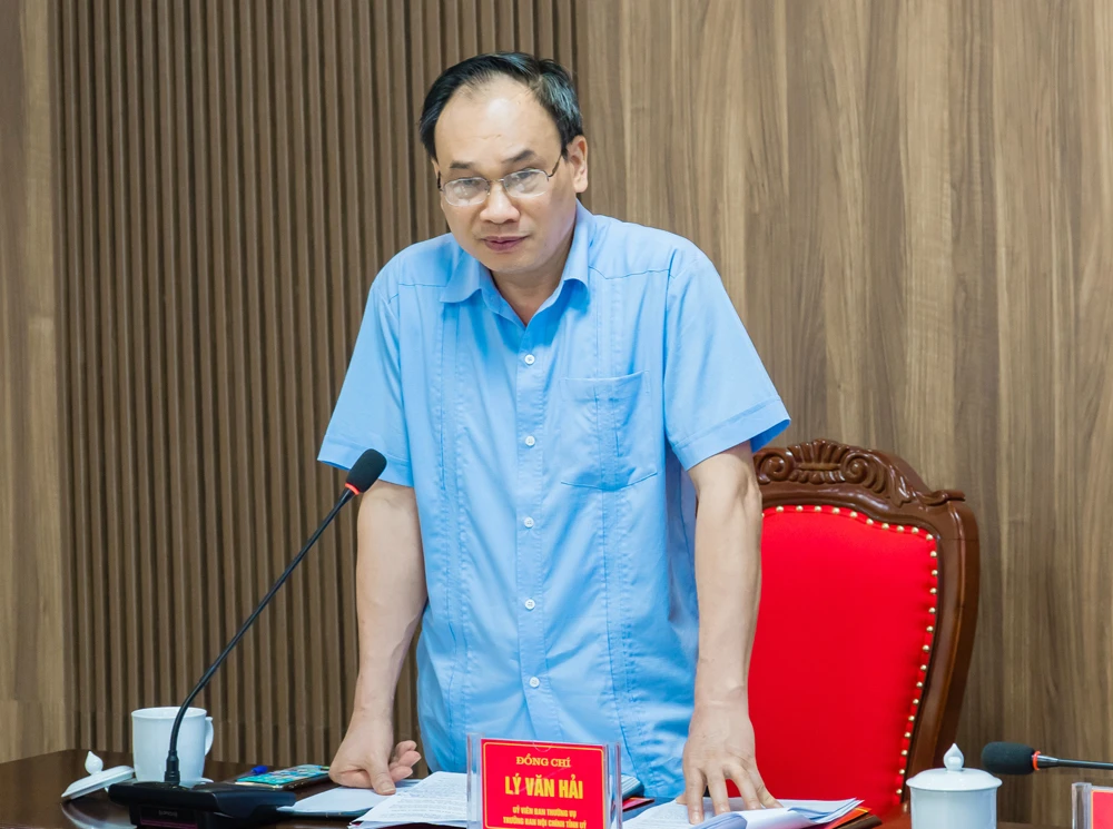 Đồng chí Lý Văn Hải - Ủy viên BTV, Trưởng Ban nội chính Tỉnh ủy, Phó Trưởng Ban thường trực Ban chỉ đạo Phòng chống tham nhũng, tiêu cực tỉnh Lào Cai phát biểu tại buổi làm việc.jpg