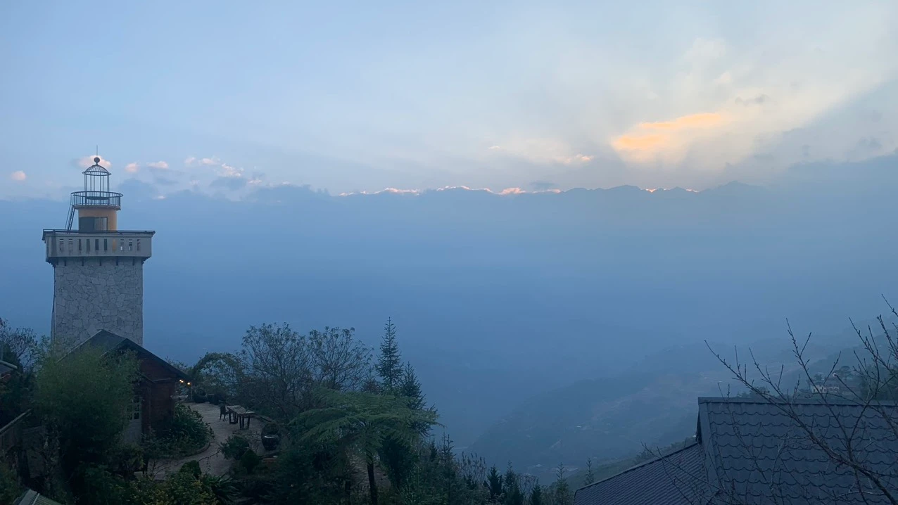 Hoàng hôn ở Hầu Chư Ngài đẹp yên bình.