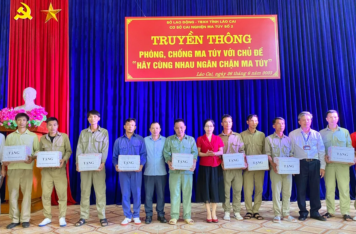 khen thuong hoc vien 26.6.jpg