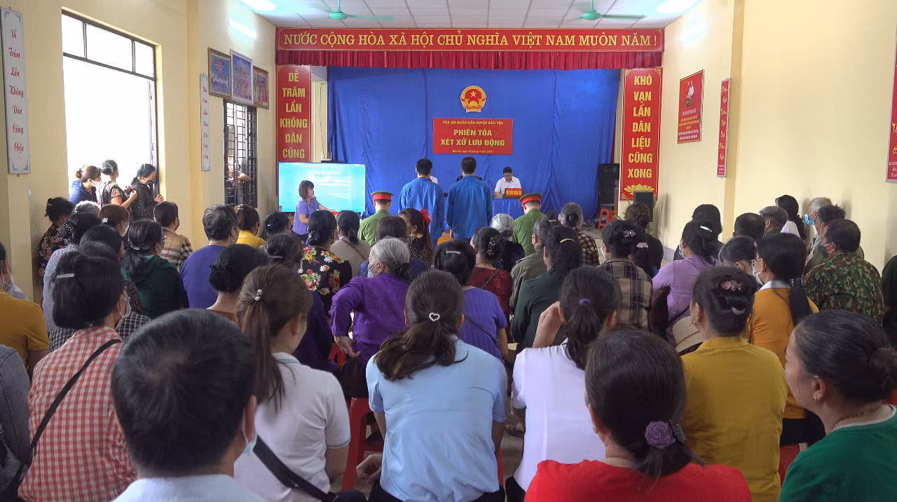 Quang cảnh phiên tòa xét xử 1.png