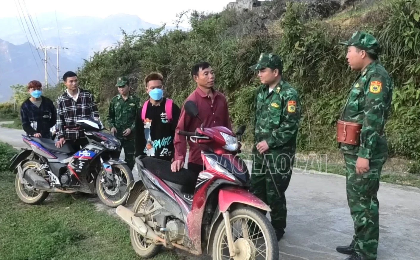 BĐBP tuần tra kiểm soát khu vực vành đai biên giới.jpg