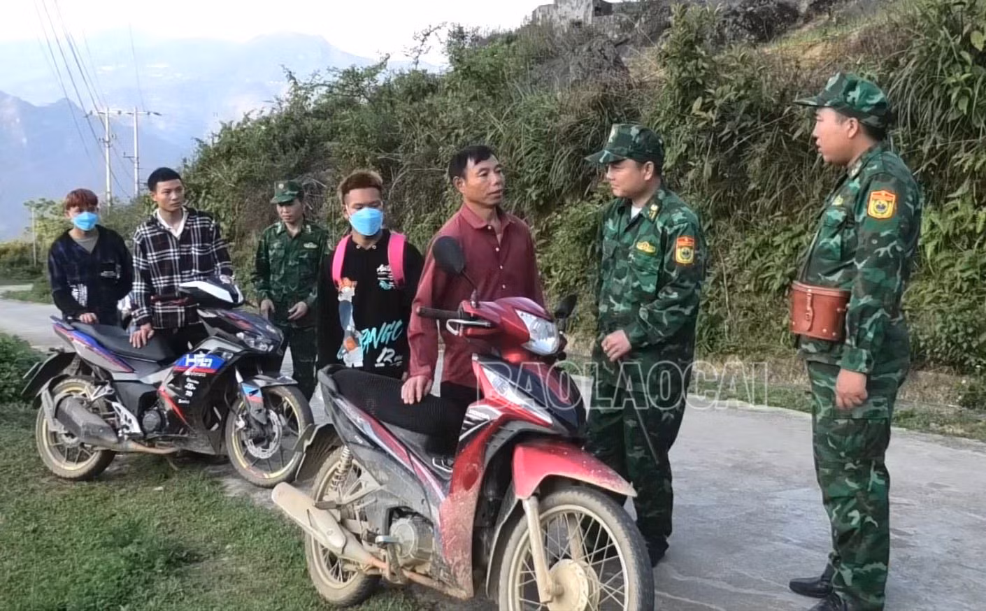 BĐBP tuần tra kiểm soát khu vực vành đai biên giới.jpg