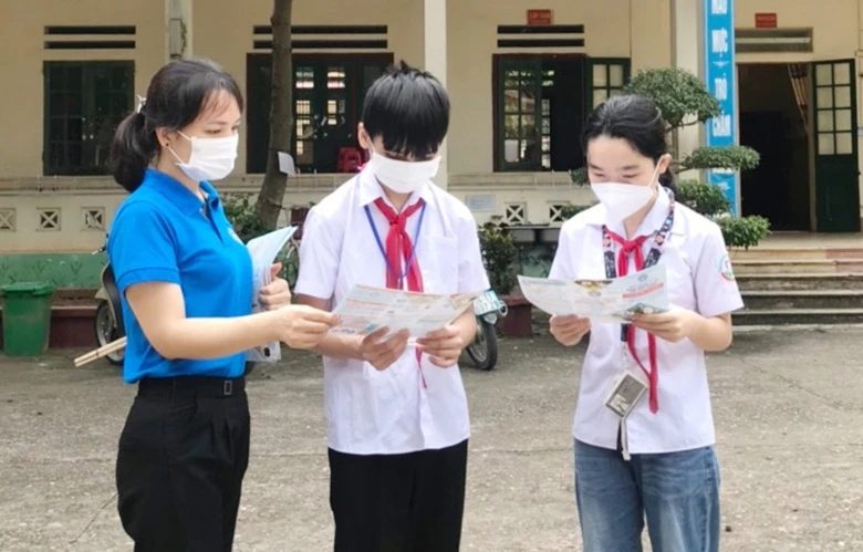 Tuyên truyền tham gia BHYT học sinh, sinh viên tại huyện Bảo Thắng..jpg