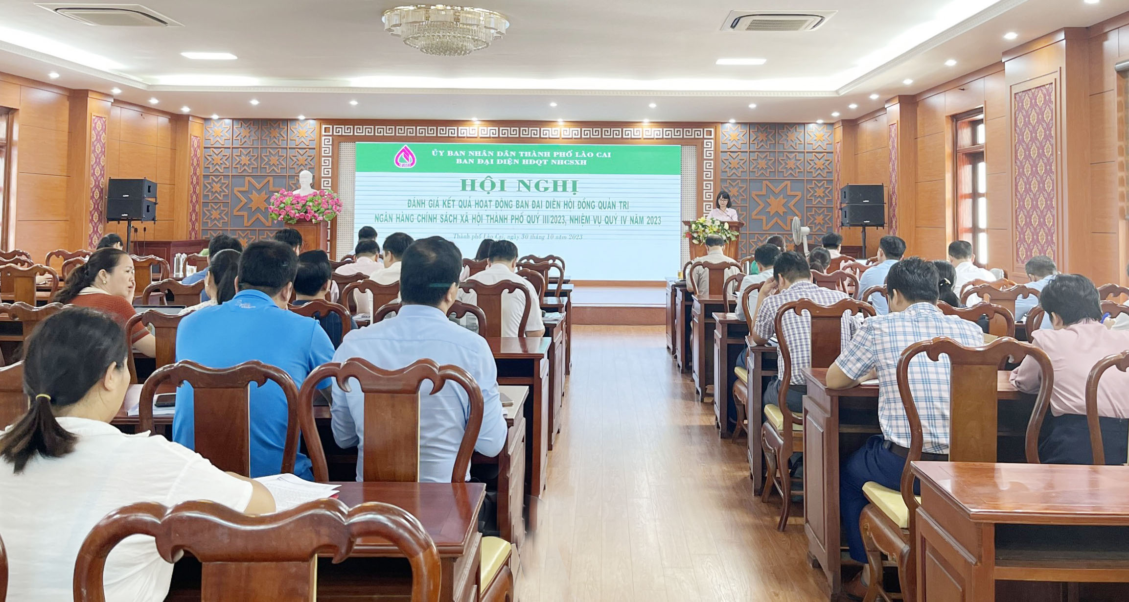 Quang cảnh hội nghị. z4833781957888_5c6af49175deab4245e3eaaa5bc6a84f.jpg