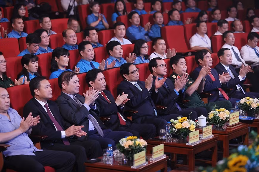 Các đại biểu dự hội nghị.