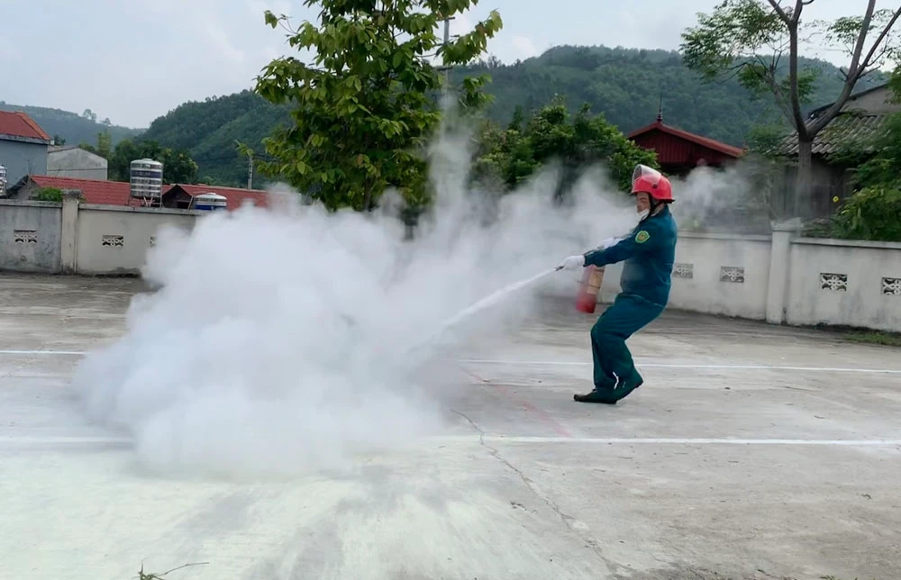 Sử dụng bình chữa cháy dập lửa hiệu quả.jpg