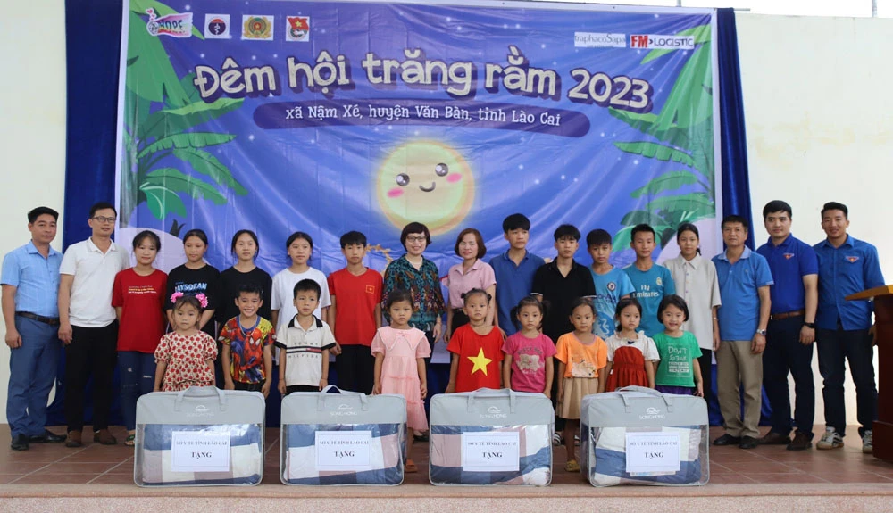 anh 2.2 tin nam xe.jpg