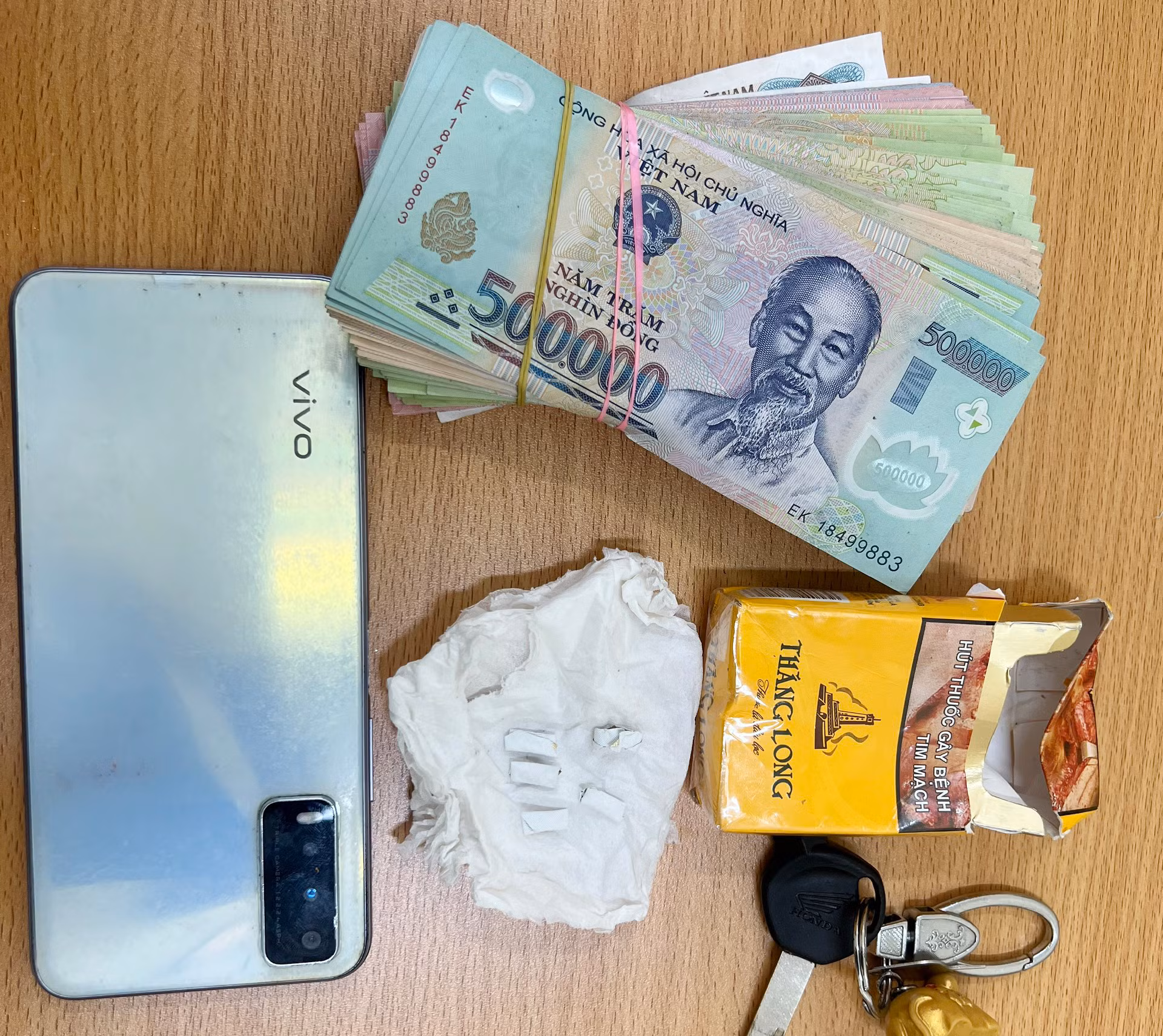 Ảnh 2. Tang vật thu giữ tại hiện trường.jpg