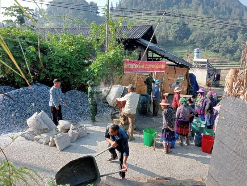 Gắn chương trình giảm nghèo với xây dựng nông thôn mới.