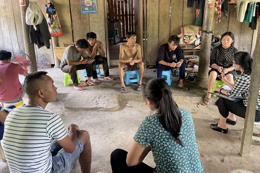 Các hòa giải viên giải quyết mâu thuẫn tại cơ sở.