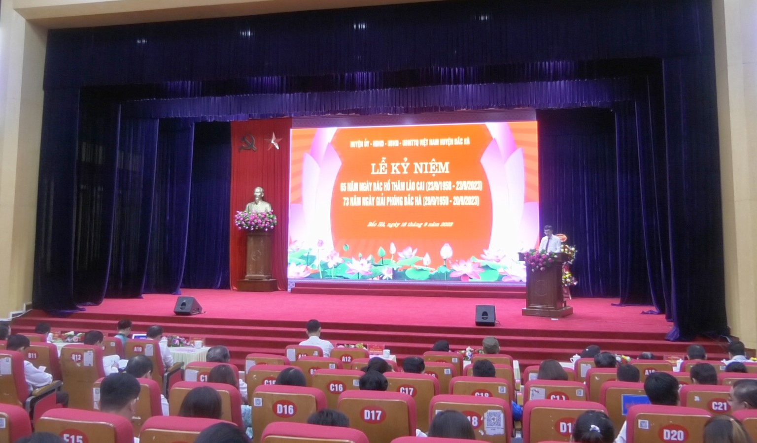 Quang cảnh buổi lễ. 1.jpg