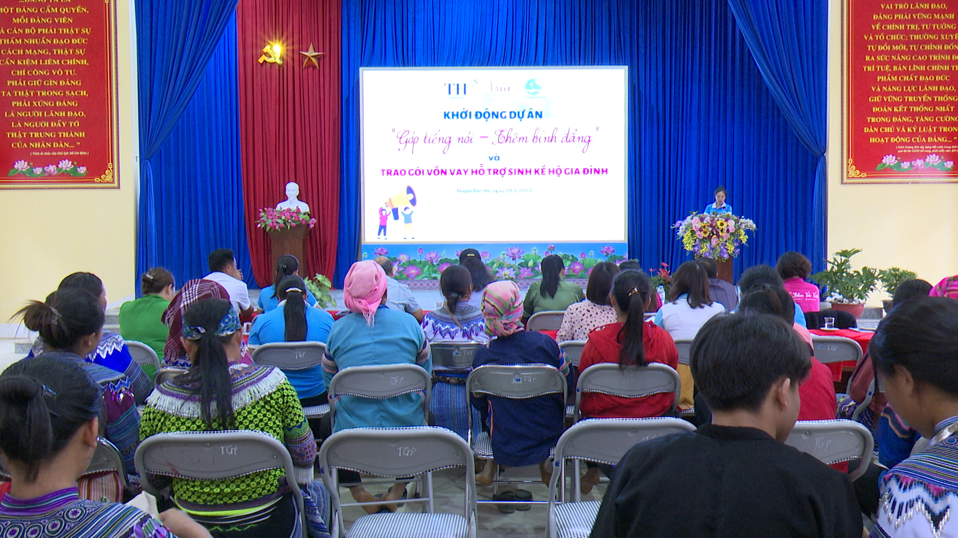 Quang cảnh buổi lễ. Quang Cảnh.jpg