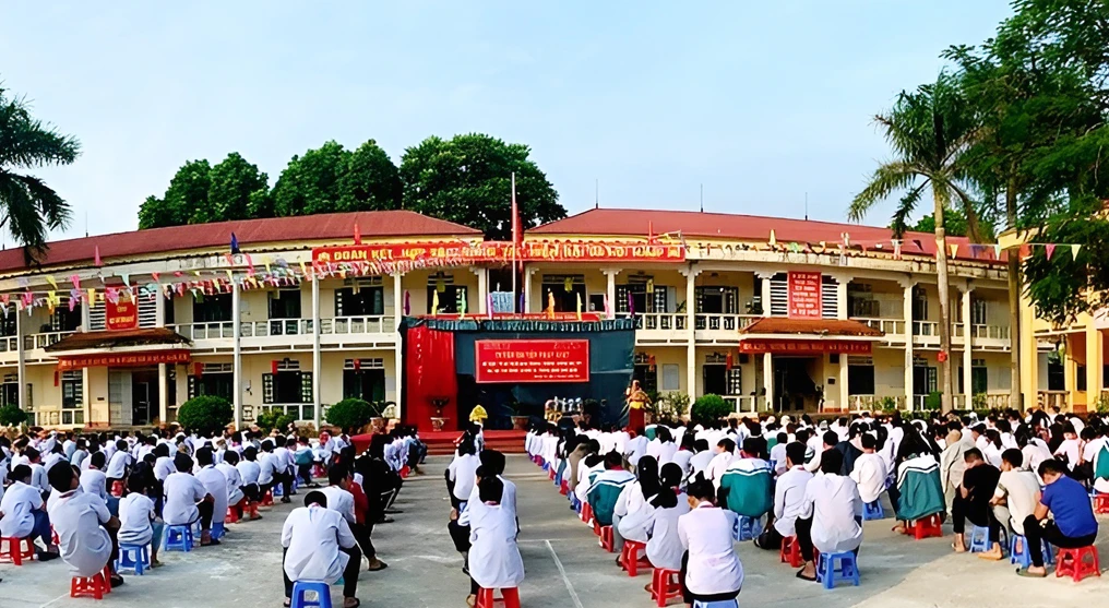 quang cảnh buổi tuyên truyền.jpg