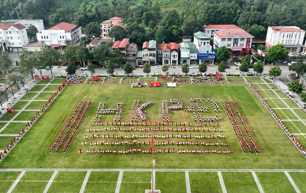 Màn đồng diễn với chủ đề, Bát Xát tươi đẹp.jpg