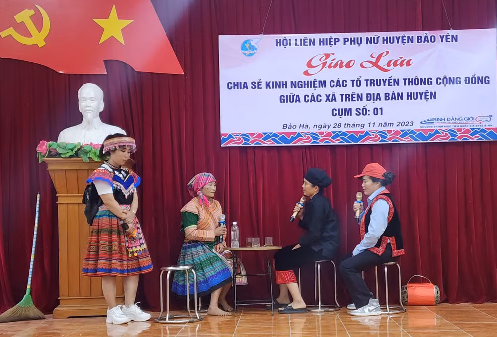 Phần thi tiểu phẩm của đội xã Kim Sơn.jpg