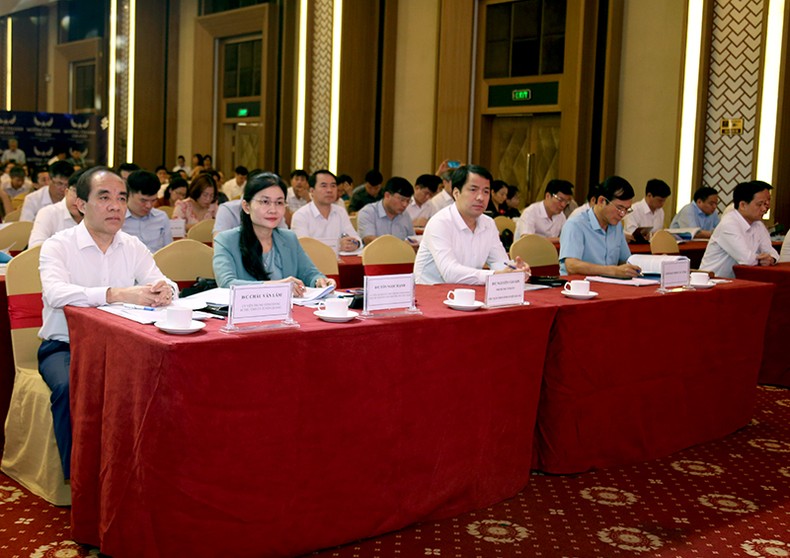 Các đại biểu tham dự hội nghị. Các đại biểu tham dự hội nghị.