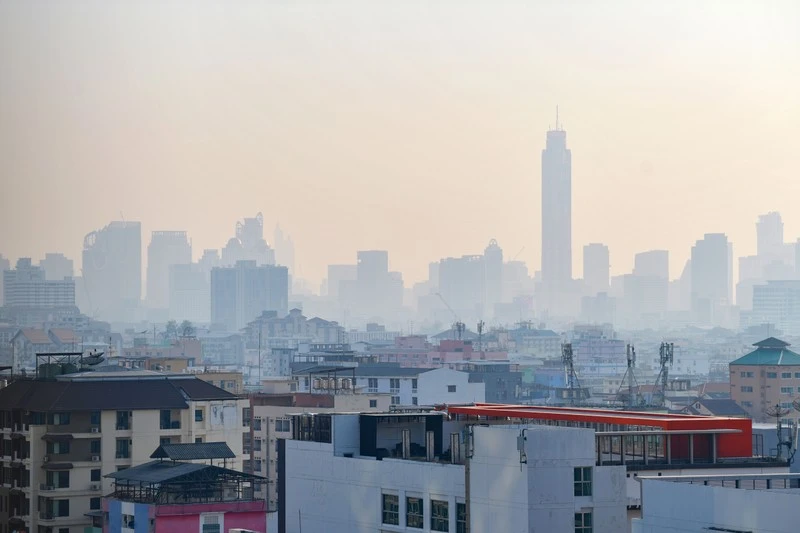 Khói bụi bao phủ bầu trời thủ đô Bangkok, Thái Lan.
