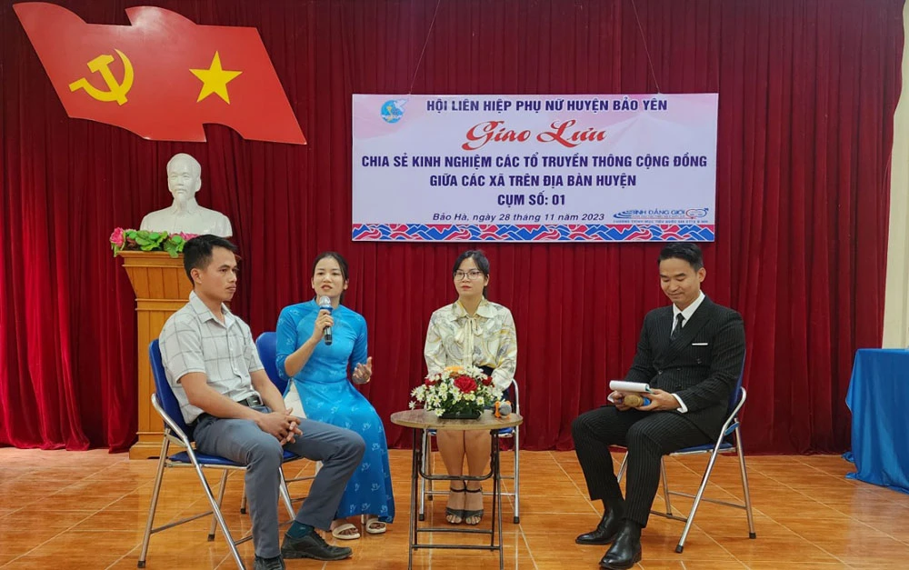 Giao lưu chia sẻ kinh nghiệm về hoạt động mô hình Tổ truyền thông cộng đồng.jpg