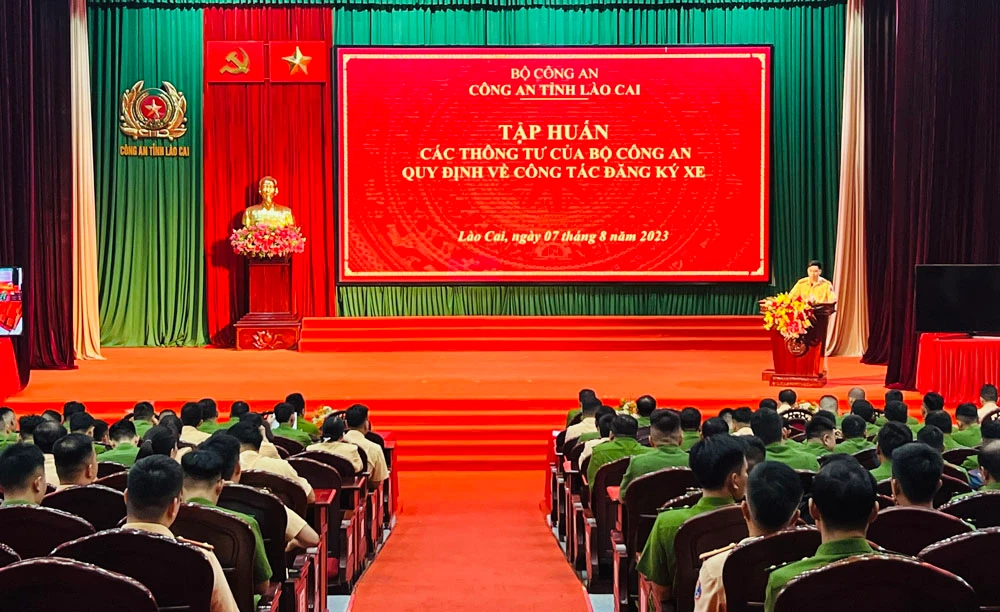 Ảnh 1. Quang cảnh hội nghị khai giảng lớp tập huấn.jpg