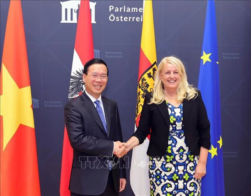 Chủ tịch nước Võ Văn Thưởng gặp Chủ tịch Thượng viện Áo Claudia Arpa.