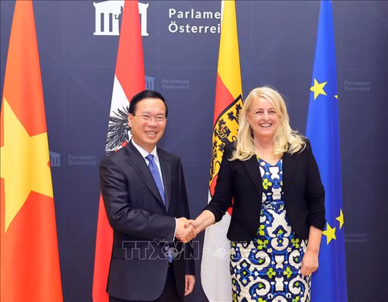 Chủ tịch nước Võ Văn Thưởng gặp Chủ tịch Thượng viện Áo Claudia Arpa.