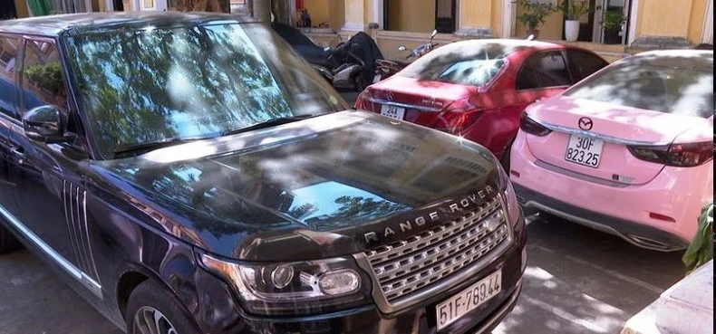 Các phương tiện liên quan đến vụ án.