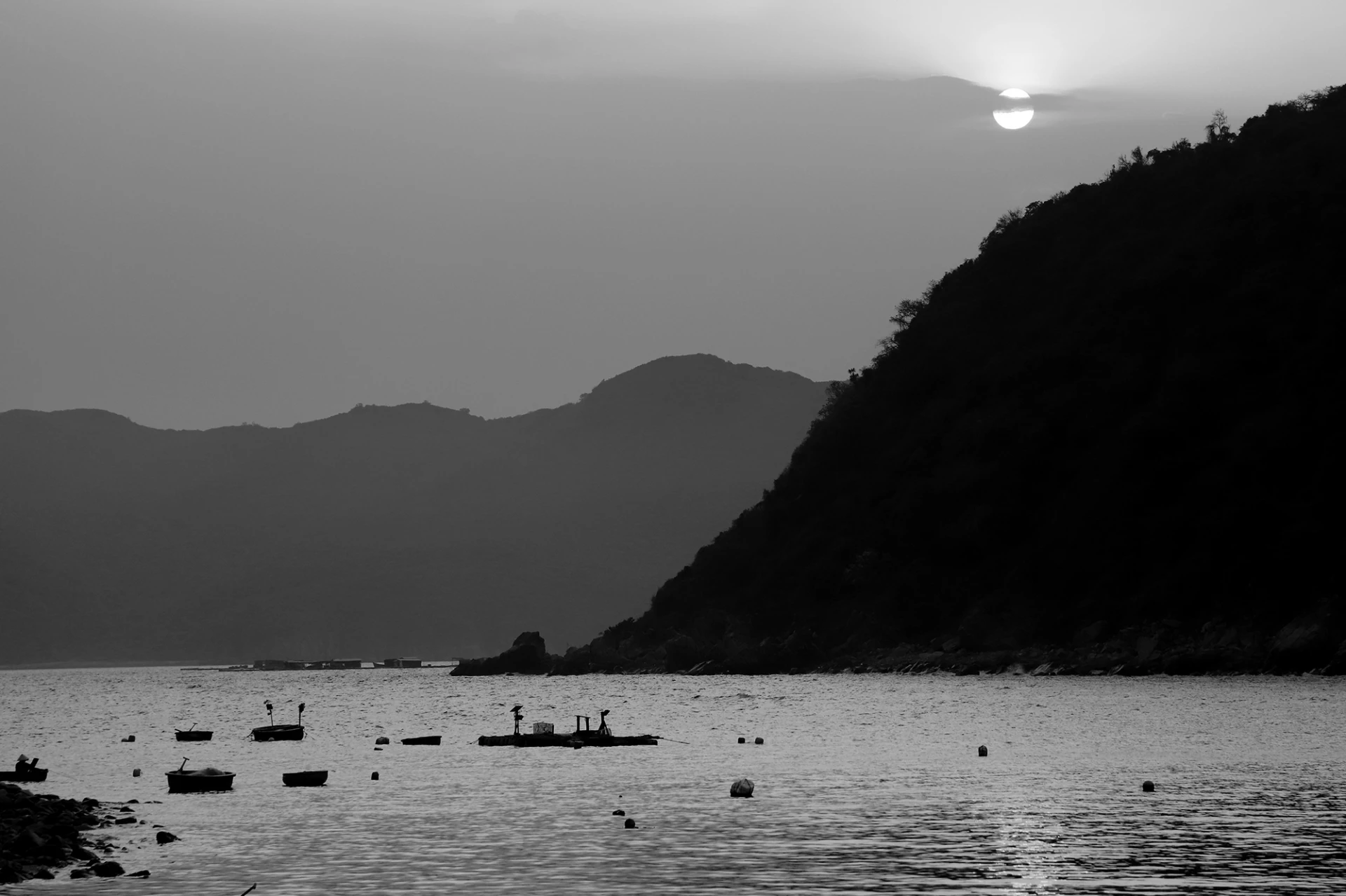 Hoàng hôn trên đảo đầy thơ mộng.