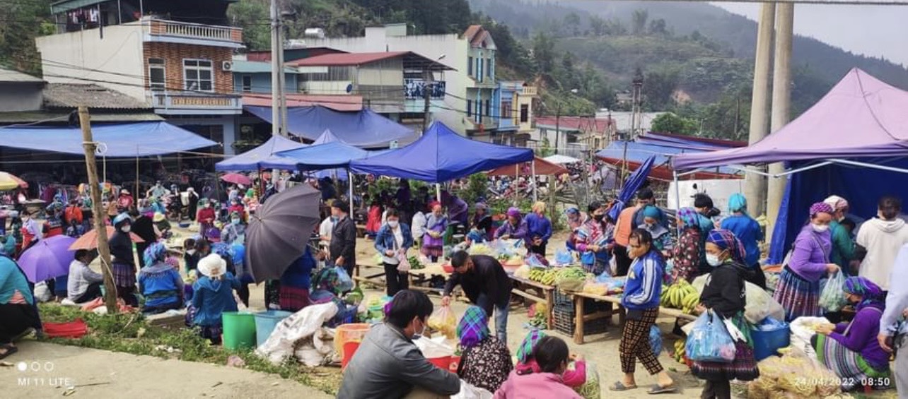 Chợ phiên Pha Long. Chợ phiên Pha Long.