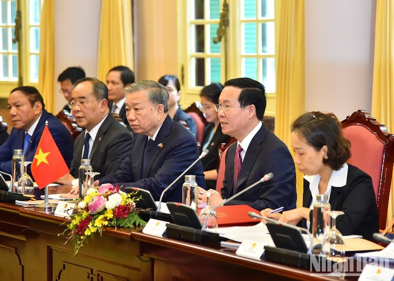 Chủ tịch nước Võ Văn Thưởng phát biểu tại buổi hội đàm. Chủ tịch nước Võ Văn Thưởng phát biểu tại buổi hội đàm.