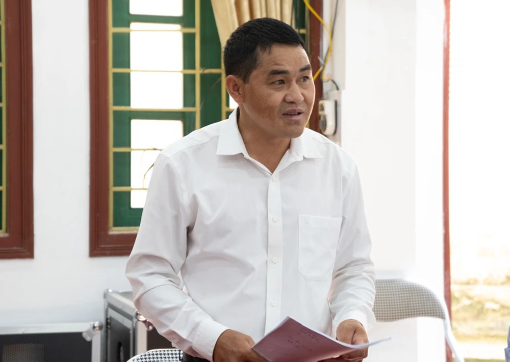 Lãnh đạo xã đề suất ý kiến, kiến nghị với đồng chí Phó Bí thư Tỉnh uỷ.jpg