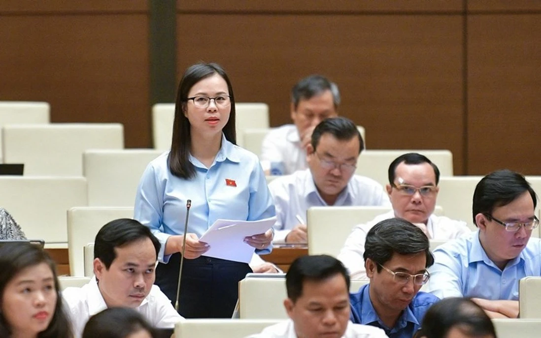 Đại biểu Chu Thị Hồng Thái, đoàn ĐBQH Lạng Sơn, thảo luận.