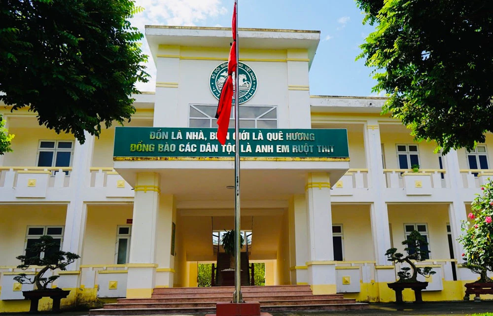 Các cơ quan, đơn vị trên địa bàn thực hiện nghiêm quy định treo cờ rủ trong thời gian Quốc tang.