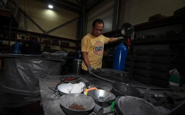 Một lao động Phillipines làm việc tại Paju, Gyeonggi, Hàn Quốc.