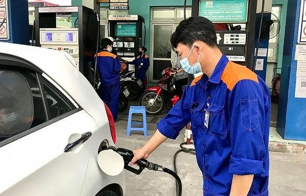 Giá xăng đồng loạt giảm từ 15 giờ chiều ngày 30/5.