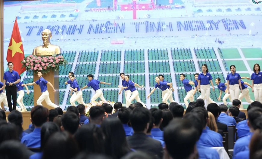 Một số tiết mục văn nghệ sôi nổi tại chương trình.