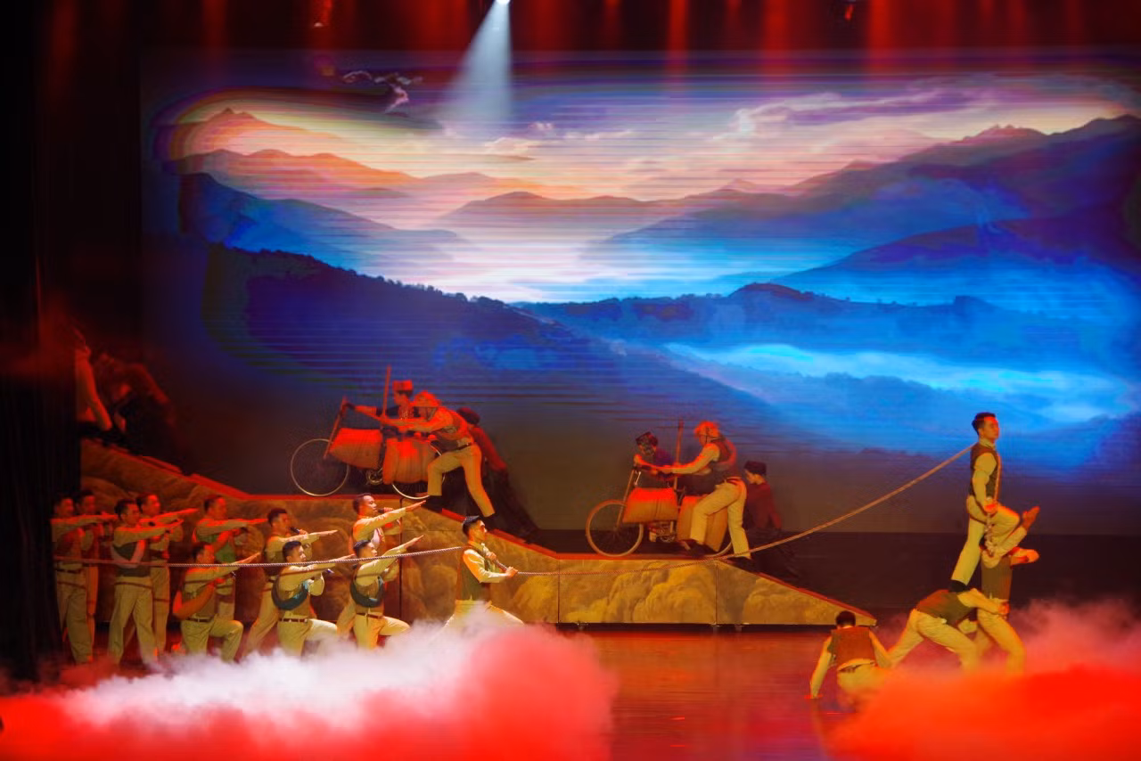 Tổ khúc “Đường lên Điện Biên” do trường Sĩ quan Công binh biểu diễn đoạt giải A tại Liên hoan Nghệ thuật quần chúng lực lượng vũ trang và thanh niên, sinh viên lần thứ X năm 2024.