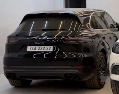 Chiếc xe ô tô mà Quân thường dùng đi đòi nợ thuê.