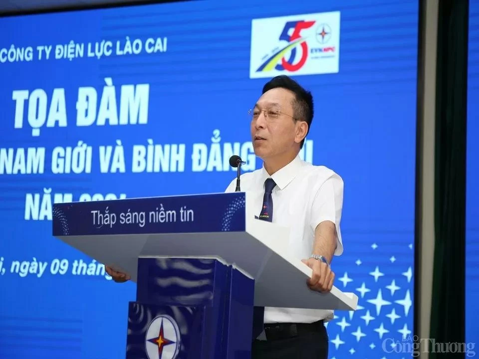 Ông Nguyễn Anh Tuấn, Giám đốc PC Lào Cai phát biểu tại buổi tọa đàm.