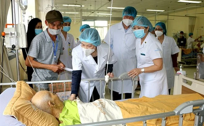 Bộ Y tế khuyến cáo các biện pháp bảo vệ sức khỏe người dân trước ảnh hưởng của rét đậm, rét hại. Ảnh minh họa