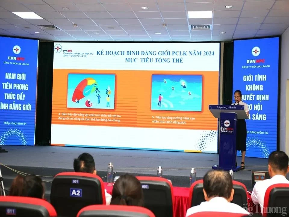 Quang cảnh buổi tọa đàm.