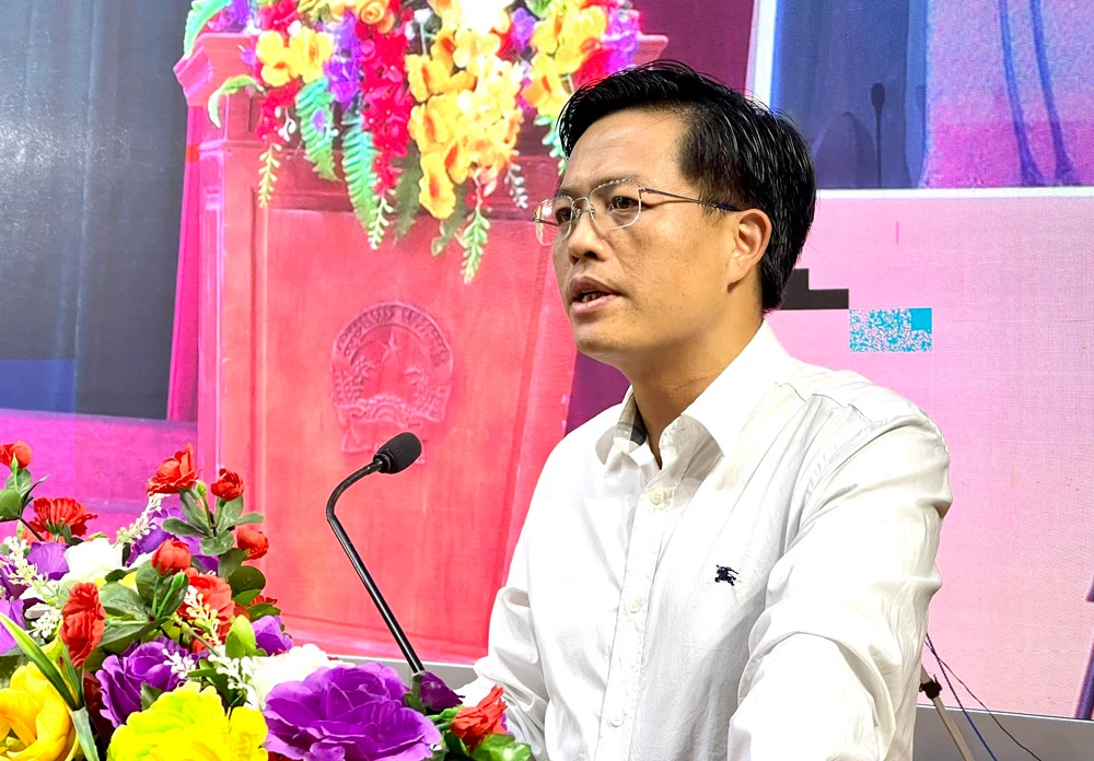 Đồng chí Hoàng Quốc Bảo - Bí thư Huyện ủy Bảo Yên phát biểu chỉ đạo tại hội nghị.jpg