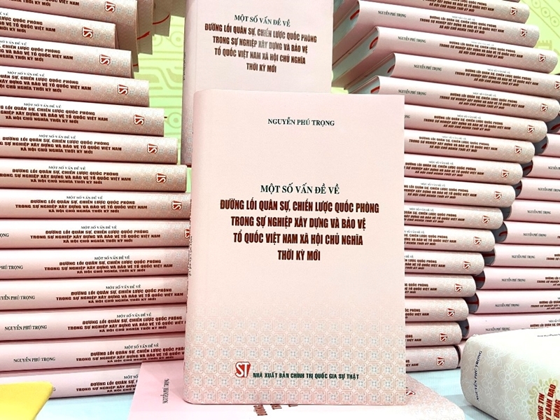 Cuốn sách “Một số vấn đề về đường lối quân sự, chiến lược quốc phòng trong sự nghiệp xây dựng và bảo vệ Tổ quốc Việt Nam xã hội chủ nghĩa thời kỳ mới”. Cuốn sách “Một số vấn đề về đường lối quân sự, chiến lược quốc phòng trong sự nghiệp xây dựng và bảo vệ Tổ quốc Việt Nam xã hội chủ nghĩa thời kỳ mới”.