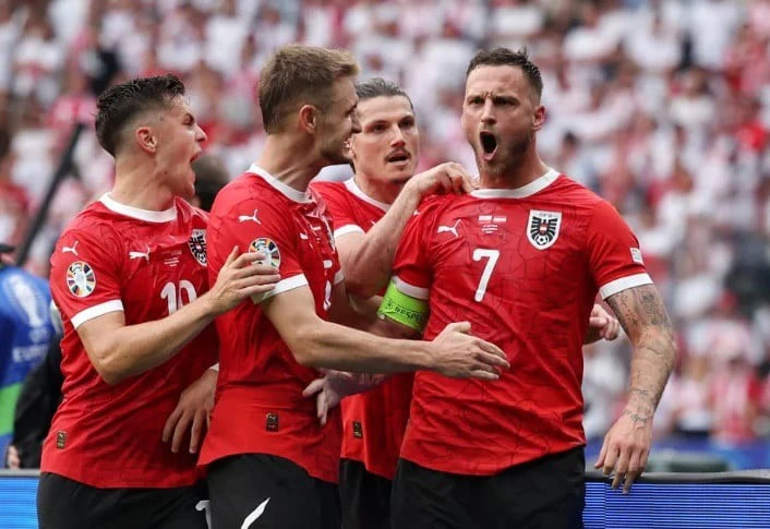 Tuyển Áo tự giữ lại hy vọng vào vòng 1/8 sau chiến thắng trước Ba Lan,