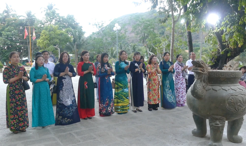 VIẾNG MIẾU BÀ.png