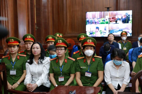 Bị cáo Trương Mỹ Lan và đồng phạm tại phiên tòa xét xử sơ thẩm.